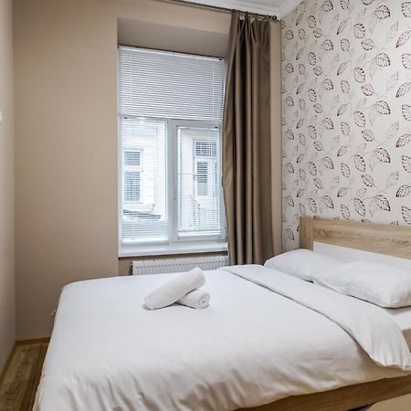 Apartment On Stavropihiiska Street 1 Львов Экстерьер фото