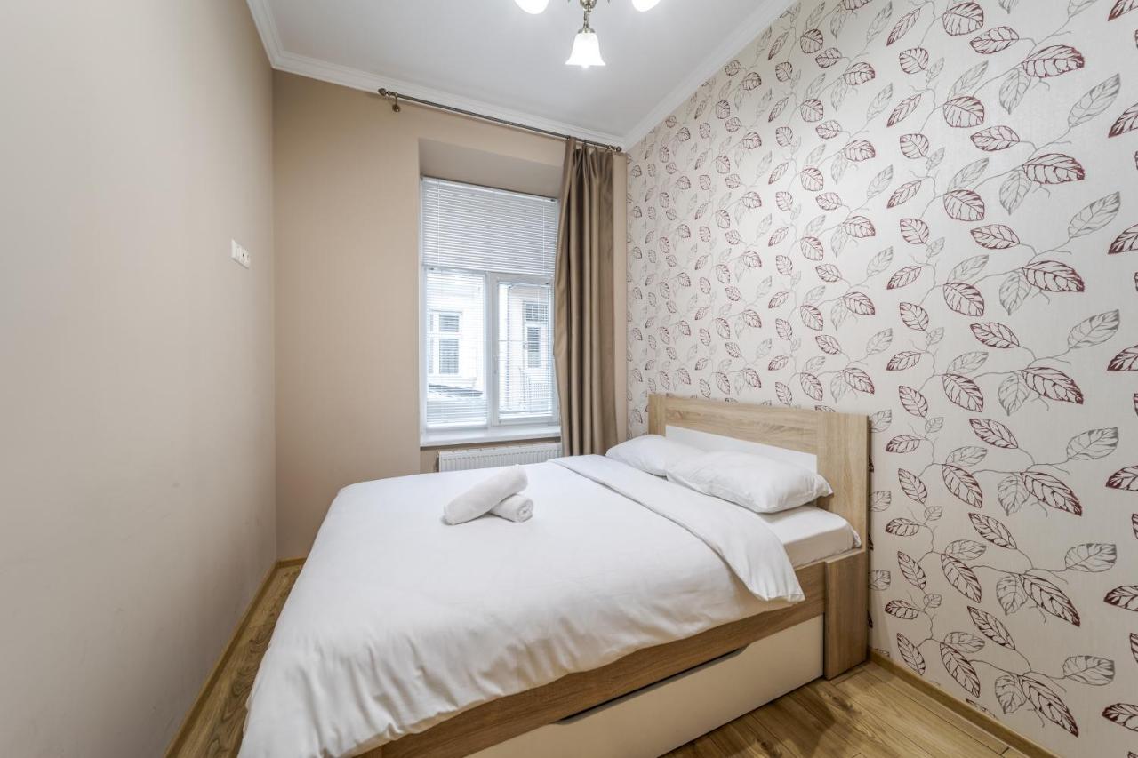 Apartment On Stavropihiiska Street 1 Львов Экстерьер фото